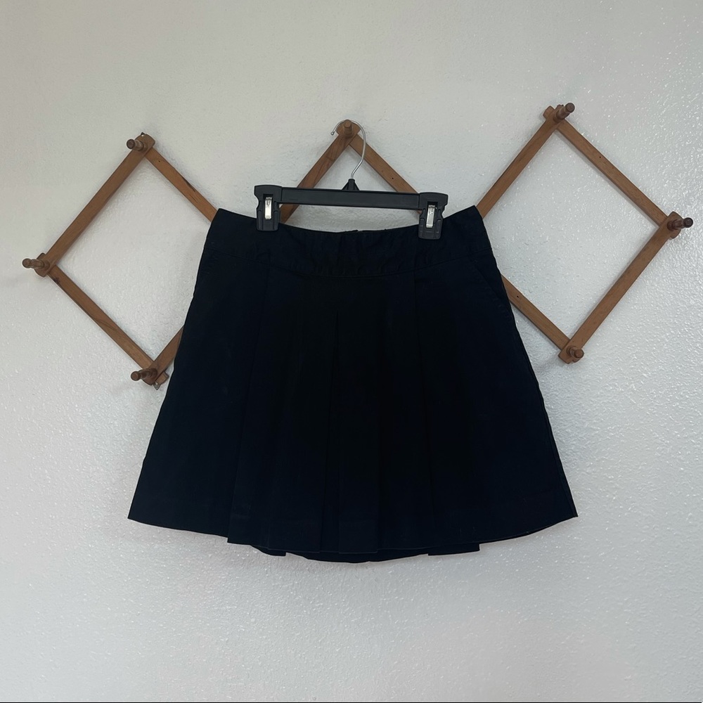 Black Pleated H&M Skirt SIZE 8